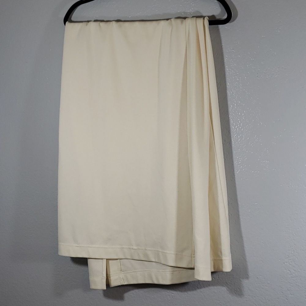 NWT Maggie Barnes Size 34/36 5X White Skirt